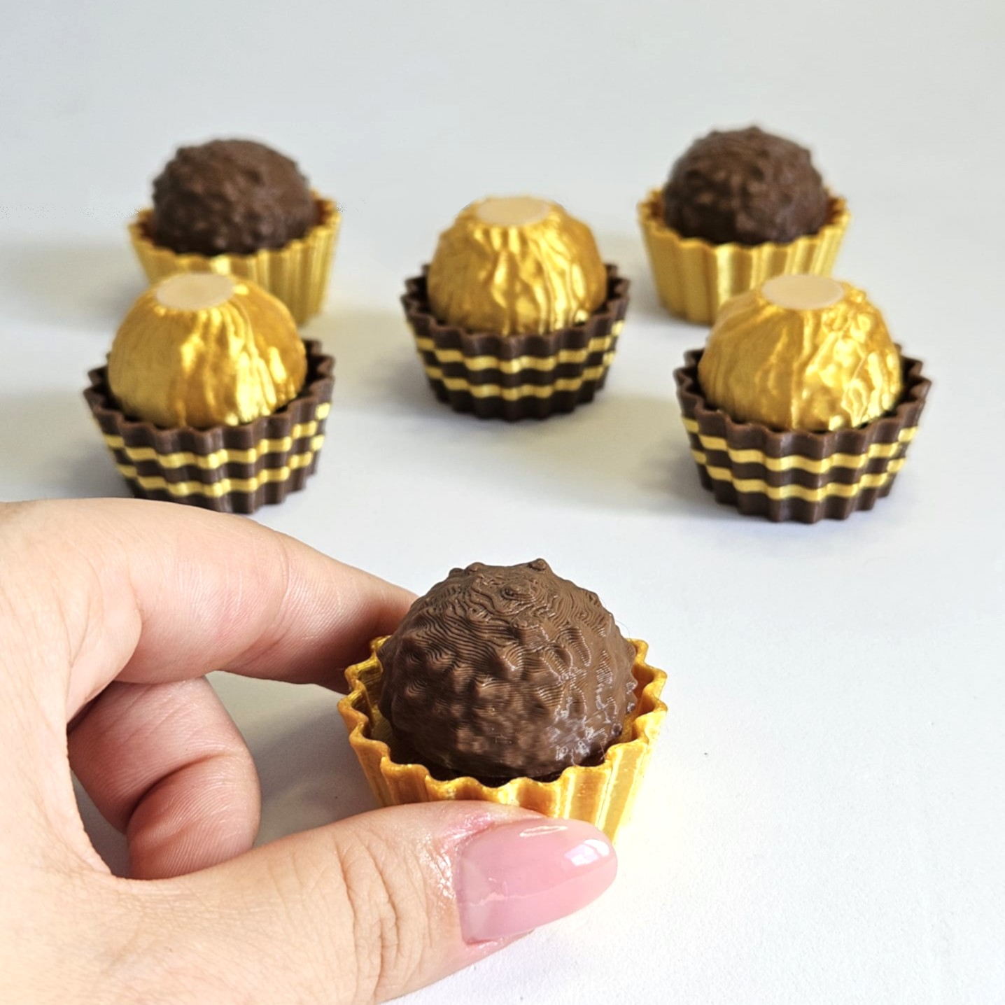 Chocolate fidget clicker desk accessory

Brown chocolate block flexi fidget with clicker action

FidgetVerse chocolate fidget clicker for stress relief